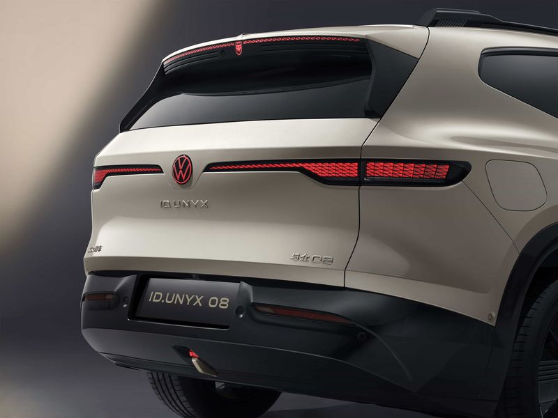  大众汽车与小鹏合作首款车型，与众08正式量产；中德技术融合开启新篇章。 汽车科技