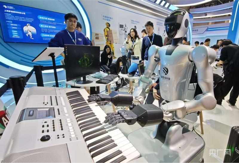  家电零售跨越新门槛，AI技术重塑家居智慧生态。 家电市场