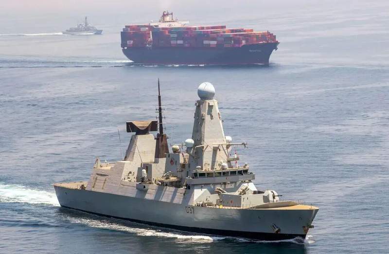  福特号洗衣房起火波及生活区；从肯尼迪号紧急调床垫支援，美海军后勤应对详解。 新闻