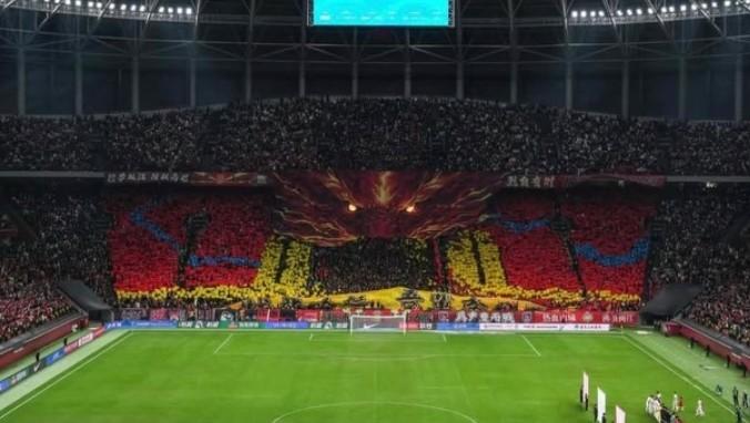  川渝德比激战正酣；3比3平局背后；是拼搏意志的生动展现。 体育新闻