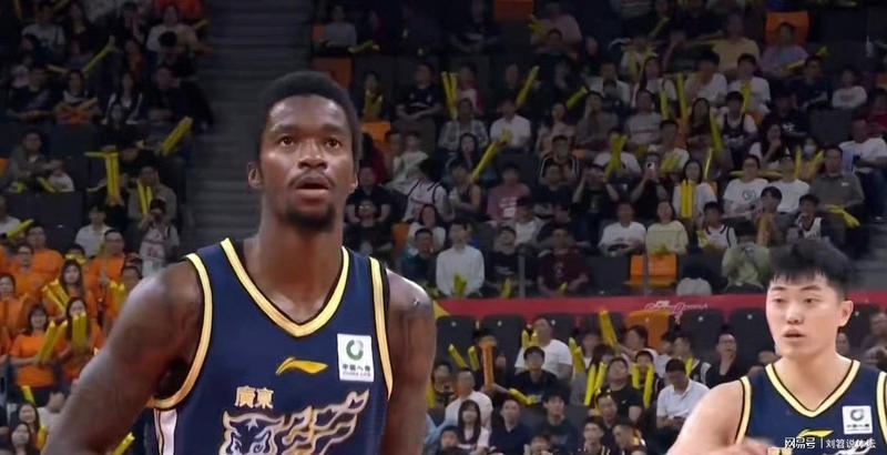  面对赛场变数的焦虑心态：如何理性看待主队连番挑战 情感心理