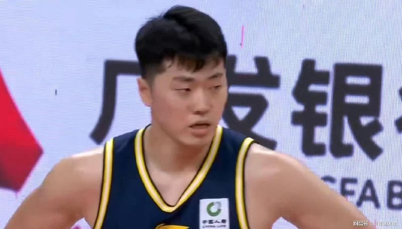  面对赛场变数的焦虑心态：如何理性看待主队连番挑战 情感心理