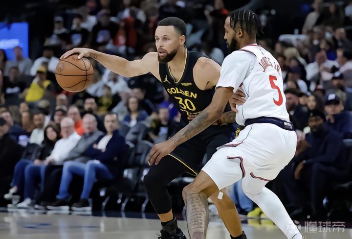 库里专访深度解析：身体状态回暖背后的训练细节与附加赛战术预判 体育新闻