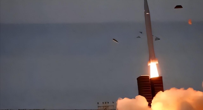  【技术解密】伊朗万枚导弹库存背后的不对称战争逻辑：为何以色列防空体系算不过来这笔账 新闻