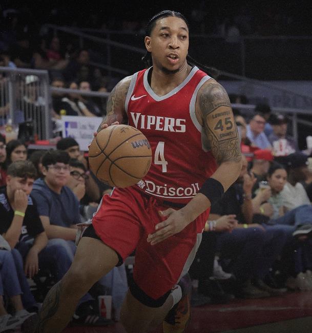  火箭1号位深度升级：23岁控卫转正背后的战术逻辑与未来布局 体育新闻