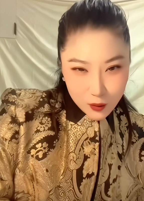  分手后的体面：为什么有些人选择把旧情变成生意？ 情感心理