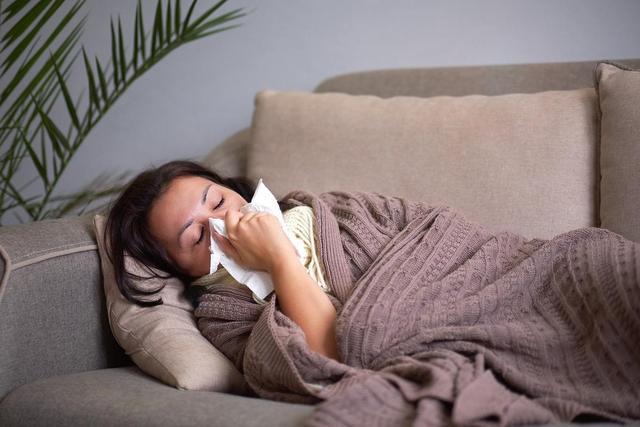  当生命的警钟敲响：三位年轻人的生死逆转与健康觉醒 健康养生